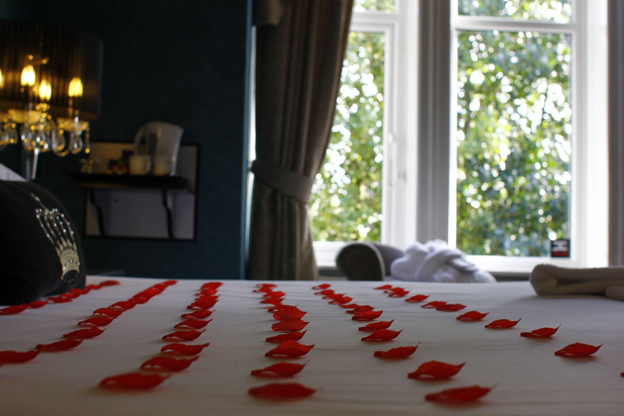 The Victoria Hotel Manchester By Compass Hospitality Oldham Eksteriør bilde