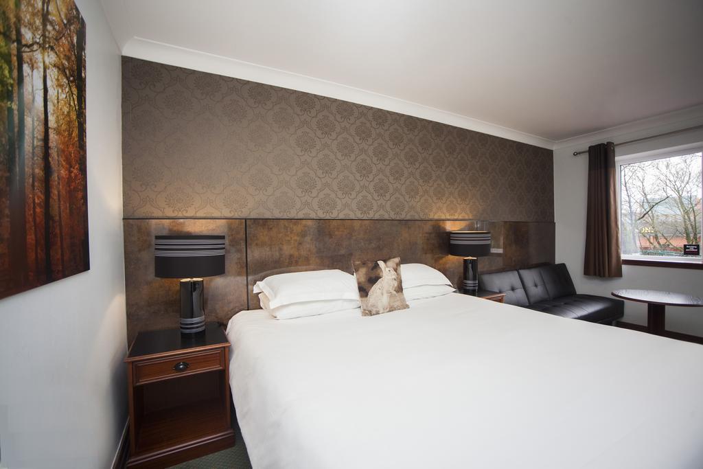 The Victoria Hotel Manchester By Compass Hospitality Oldham Eksteriør bilde