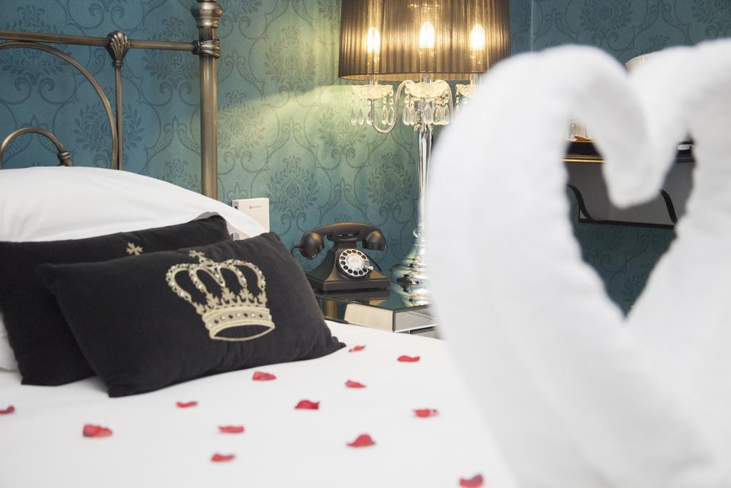The Victoria Hotel Manchester By Compass Hospitality Oldham Eksteriør bilde