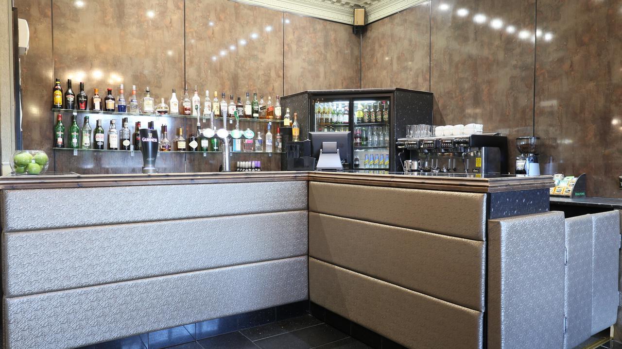 The Victoria Hotel Manchester By Compass Hospitality Oldham Eksteriør bilde