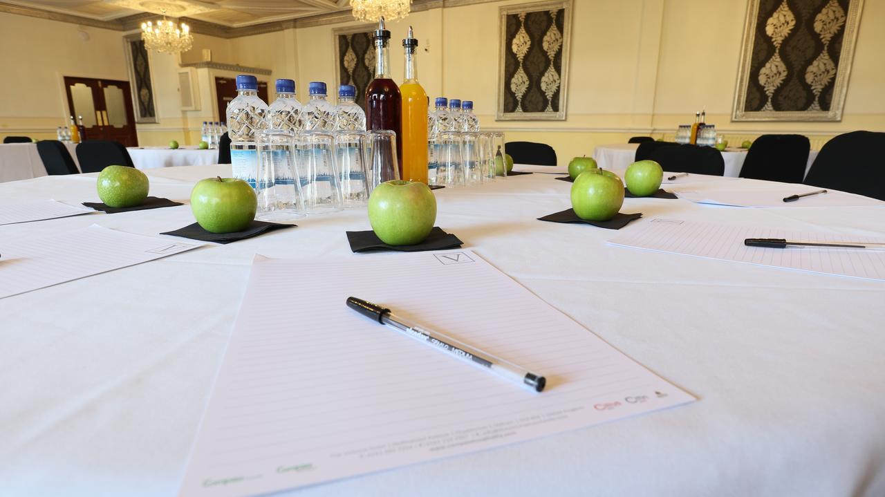The Victoria Hotel Manchester By Compass Hospitality Oldham Eksteriør bilde